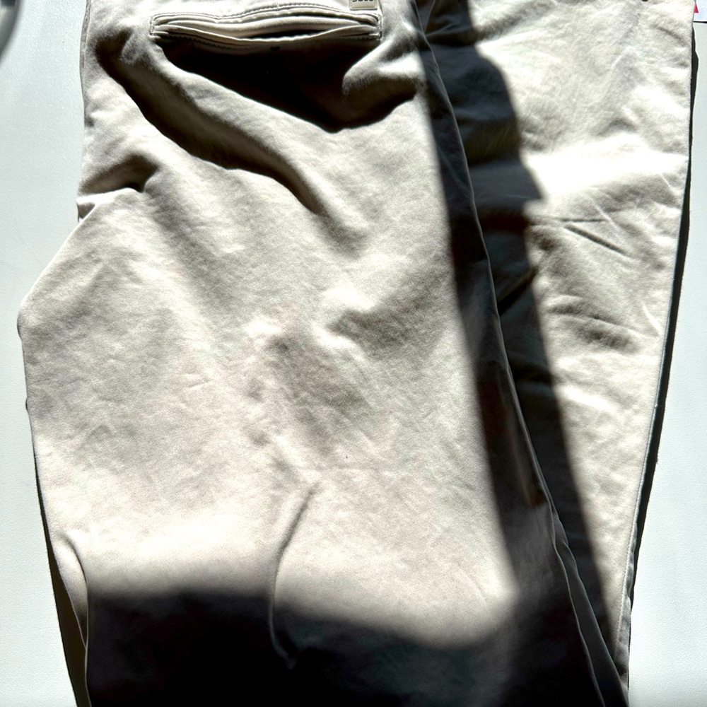 Hugo Boss Slim fit Chino in light khaki